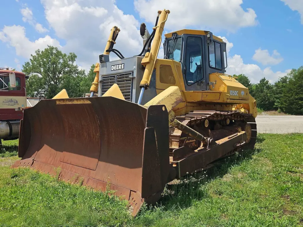 2002 John Deere 1050C photo 1